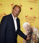 Rotterdam 7 november 2022
Premiere Casa Coco met oa Gerard Cox Joke Bruijs Loes Luca Katja Schuurman Frederique Spigt Bruni Heinke Oscar Aerts Chris Tates Richard Groenendijk en Pamela Teves. Martin van Waardenberg met partner