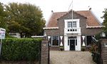 Noordwijk 15 oktober 2022
Maxime Meiland en haar man Leroy Wortelboer hebben een nieuwe villa / huis gekocht heel dichtbij Martien en Erica. Verkocht onder voorbehoud.