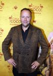 Rotterdam 7 november 2022
Premiere Casa Coco met oa Gerard Cox Joke Bruijs Loes Luca Katja Schuurman Frederique Spigt Bruni Heinke Oscar Aerts Chris Tates Richard Groenendijk en Pamela Teves. Richard Groenendijk met partner