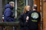 Amsterdam 17 november 2022
Roxeanne Hazes gaat naar de kapper in de Jordaan en haar vriend Erik Zwennes komt haar ophalen .