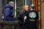 Amsterdam 17 november 2022
Roxeanne Hazes gaat naar de kapper in de Jordaan en haar vriend Erik Zwennes komt haar ophalen .