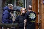 Amsterdam 17 november 2022
Roxeanne Hazes gaat naar de kapper in de Jordaan en haar vriend Erik Zwennes komt haar ophalen .