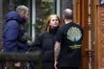 Amsterdam 17 november 2022
Roxeanne Hazes gaat naar de kapper in de Jordaan en haar vriend Erik Zwennes komt haar ophalen .