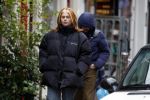 Amsterdam 17 november 2022
Roxeanne Hazes gaat naar de kapper in de Jordaan en haar vriend Erik Zwennes komt haar ophalen .