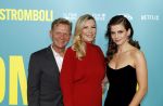 Amsterdam 31 oktober 2022
Premiere Stromboli in Tuschinski.
Saskia Noort met Michiel v Erp en Elise Schaap
