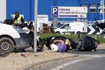 Ibiza 10 oktober 2022
Scooterongeluk op ibiza . De goede man blijft bmaar op zijn telefoon .