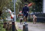 Zuiderwoude 18 november 2022
Thijs Romer laat zijn honden uit .