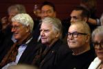 Amsterdam 17 november 2022
In theater Betty Asfalt viert Annemarie Oster haar 80e verjaardag . Willem Nijholt kwam met zijn partner Ben Swibben
