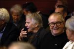 Amsterdam 17 november 2022
In theater Betty Asfalt viert Annemarie Oster haar 80e verjaardag . Willem Nijholt kwam met zijn partner Ben Swibben