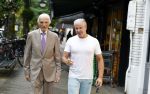 Amsterdam 3 oktober 2023
Dries Roelvink met zijn beste vriend Gunther onderweg naar een heerlijke lunch in Amsterdam zuid. Gunther wordt bijna 85 jaar oud