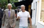 Amsterdam 3 oktober 2023
Dries Roelvink met zijn beste vriend Gunther onderweg naar een heerlijke lunch in Amsterdam zuid. Gunther wordt bijna 85 jaar oud