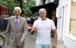 Amsterdam 3 oktober 2023
Dries Roelvink met zijn beste vriend Gunther onderweg naar een heerlijke lunch in Amsterdam zuid. Gunther wordt bijna 85 jaar oud