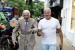 Amsterdam 3 oktober 2023
Dries Roelvink met zijn beste vriend Gunther onderweg naar een heerlijke lunch in Amsterdam zuid. Gunther wordt bijna 85 jaar oud