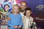 Amsterdam 30 september 2023
Premiere de Grote sinterklaasfilm in Pathe Noord.
Edino v Dorsten met kinderen