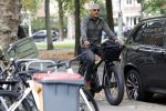 Amsterdam 2 oktober 2023
Frank Rijkaard op zijn fatbike in Amsterdam zuid