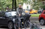 Amsterdam 2 oktober 2023
Frank Rijkaard op zijn fatbike in Amsterdam zuid