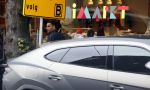 Amsterdam 9 oktober 2023
Gregory v d Wiel haalt samen met zijn dochter een vers sapje bij Joe and the juice . Gregory rijdt in een Lamborghini Urus