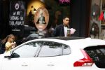 Amsterdam 9 oktober 2023
Gregory v d Wiel haalt samen met zijn dochter een vers sapje bij Joe and the juice . Gregory rijdt in een Lamborghini Urus