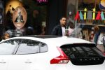 Amsterdam 9 oktober 2023
Gregory v d Wiel haalt samen met zijn dochter een vers sapje bij Joe and the juice . Gregory rijdt in een Lamborghini Urus