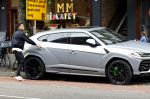 Amsterdam 9 oktober 2023
Gregory v d Wiel haalt samen met zijn dochter een vers sapje bij Joe and the juice . Gregory rijdt in een Lamborghini Urus