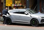 Amsterdam 9 oktober 2023
Gregory v d Wiel haalt samen met zijn dochter een vers sapje bij Joe and the juice . Gregory rijdt in een Lamborghini Urus