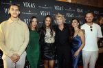 Amsterdam 28 september 2023
Premiere Hans Klok bij the Harbour Club. Hans Klok met assistentes en Glennis Grace met zoon en vriend