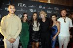 Amsterdam 28 september 2023
Premiere Hans Klok bij the Harbour Club. Hans Klok met assistentes en Glennis Grace met zoon en vriend