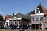 Omgeving Amsterdam 14 oktober 2023
Igone de Jongh heeft een nieuw huis na haar scheiding van Thijs Romer . Igone laat allebei de honden uit.