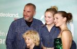 Amsterdam 10 oktober 2023
Premiere een grote familie in Tuschinski . Vidoeland gaat het uitzenden. Jeroen v Koningsbrugge