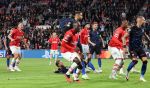 Eindhoven, 3 Oktober 2023
Championsleague PSV-Sevilla, eindstand 2-2
Jordan Teze scoort 2-2
Jordan Teze Armel Bella-Kotchap Ismael Salbari Nemanja Gudelj Ricardo Pepi Luuk de Jong Youssef En-Nesyri en Sergio Ramos