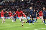 Eindhoven, 3 Oktober 2023
Championsleague PSV-Sevilla, eindstand 2-2
Jordan Teze scoort 2-2
Jordan Teze Armel Bella-Kotchap Ismael Salbari Nemanja Gudelj Ricardo Pepi Luuk de Jong Youssef En-Nesyri en Sergio Ramos
