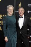 Utrecht 29 september 2023
Uitreiking gouden kalveren in de schouwburg van Utrecht. Jurgen Smit en Marit v Bohemen en haar dochter