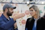 Eindhoven 26 oktober 2023
Koningin Maxima op bezok bij de dutch design week in Eindhoven . Maxima had haar goede vriendin Mariska Dietz mee genomen . Mariska Heeft paleis huis Den Bosch ingericht .
