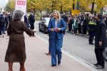 Eindhoven 26 oktober 2023
Koningin Maxima op bezok bij de dutch design week in Eindhoven . Maxima had haar goede vriendin Mariska Dietz mee genomen . Mariska Heeft paleis huis Den Bosch ingericht .