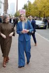Eindhoven 26 oktober 2023
Koningin Maxima op bezok bij de dutch design week in Eindhoven . Maxima had haar goede vriendin Mariska Dietz mee genomen . Mariska Heeft paleis huis Den Bosch ingericht .