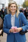 Eindhoven 26 oktober 2023
Koningin Maxima op bezok bij de dutch design week in Eindhoven . Maxima had haar goede vriendin Mariska Dietz mee genomen . Mariska Heeft paleis huis Den Bosch ingericht .