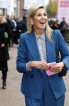 Eindhoven 26 oktober 2023
Koningin Maxima op bezok bij de dutch design week in Eindhoven . Maxima had haar goede vriendin Mariska Dietz mee genomen . Mariska Heeft paleis huis Den Bosch ingericht .