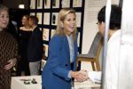 Eindhoven 26 oktober 2023
Koningin Maxima op bezok bij de dutch design week in Eindhoven . Maxima had haar goede vriendin Mariska Dietz mee genomen . Mariska Heeft paleis huis Den Bosch ingericht .