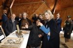 Eindhoven 26 oktober 2023
Koningin Maxima op bezok bij de dutch design week in Eindhoven . Maxima had haar goede vriendin Mariska Dietz mee genomen . Mariska Heeft paleis huis Den Bosch ingericht .