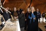 Eindhoven 26 oktober 2023
Koningin Maxima op bezok bij de dutch design week in Eindhoven . Maxima had haar goede vriendin Mariska Dietz mee genomen . Mariska Heeft paleis huis Den Bosch ingericht .