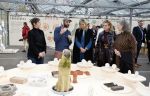 Eindhoven 26 oktober 2023
Koningin Maxima op bezok bij de dutch design week in Eindhoven . Maxima had haar goede vriendin Mariska Dietz mee genomen . Mariska Heeft paleis huis Den Bosch ingericht .