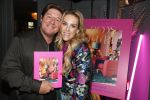 Amsterdam 17 oktober 2023
Boekpresentatie Roos Reedijk in Hotel Mercier.
Bob Sikkes geeft het eerste boek aan Roos.
Roos Reedijk en Martijn Krabbe