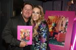 Amsterdam 17 oktober 2023
Boekpresentatie Roos Reedijk in Hotel Mercier.
Bob Sikkes geeft het eerste boek aan Roos.
Roos Reedijk en Martijn Krabbe