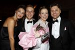 Amsterdam 12 oktober 2023
Televizierring 2023 in Carre .
Noa Vahle won de prijs voor talent van het jaar.
Noa met haar vriend Tim de Wild haar broer Julian Vahle en zijn vriendin Chelsey Weimar