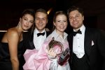 Amsterdam 12 oktober 2023
Televizierring 2023 in Carre .
Noa Vahle won de prijs voor talent van het jaar.
Noa met haar vriend Tim de Wild haar broer Julian Vahle en zijn vriendin Chelsey Weimar