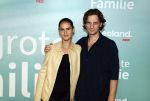Amsterdam 10 oktober 2023
Premiere een grote familie in Tuschinski . Vidoeland gaat het uitzenden. Olivia Lonsdale met partner