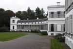 Soestdijk 11 oktober 2023
 Prinses Margarita de Bourbon de Parme poseert voorafgaand aan de opening van de tentoonstelling De vrouwen van Soestdijk op Paleis Soestdijk. In de tentoonstelling staan de vrouwen die het paleis gevormd hebben en er verbleven centraal, onder wie koningin Juliana, koningin-regentes Emma van Waldeck-Pyrmont  Interieur en foto's paleis Soestdijk