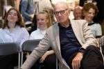 Utrecht 29 september 2023
Boekpresentatie Maarten v Rossem . Ook Philip Freriks kwam even kijken . De presentatie was bij boekhandel Broese