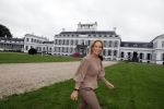 Soestdijk 11 oktober 2023
 Prinses Margarita de Bourbon de Parme poseert voorafgaand aan de opening van de tentoonstelling De vrouwen van Soestdijk op Paleis Soestdijk. In de tentoonstelling staan de vrouwen die het paleis gevormd hebben en er verbleven centraal, onder wie koningin Juliana, koningin-regentes Emma van Waldeck-Pyrmont en prinses