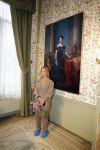 Soestdijk 11 oktober 2023
 Prinses Margarita de Bourbon de Parme poseert voorafgaand aan de opening van de tentoonstelling De vrouwen van Soestdijk op Paleis Soestdijk. In de tentoonstelling staan de vrouwen die het paleis gevormd hebben en er verbleven centraal, onder wie koningin Juliana, koningin-regentes Emma van Waldeck-Pyrmont en prinses